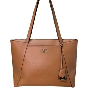 ❌SOLD❌Michael Kors Cowhide Tan Tote Bag ❌SOLD❌